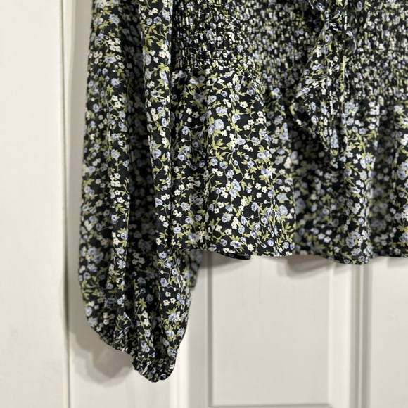 ASTR The Label Black Blue Ditsy Floral Peasant Preppy Chiffon Ruffle Top Size M - Picture 9 of 11